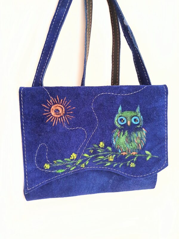 Borseta albastra din piele naturala cu bufnita pictata manual