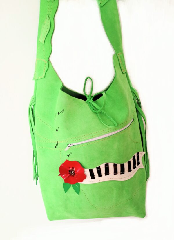Geanta sac realizată manual din piele naturala verde crud ,cu mac și pian