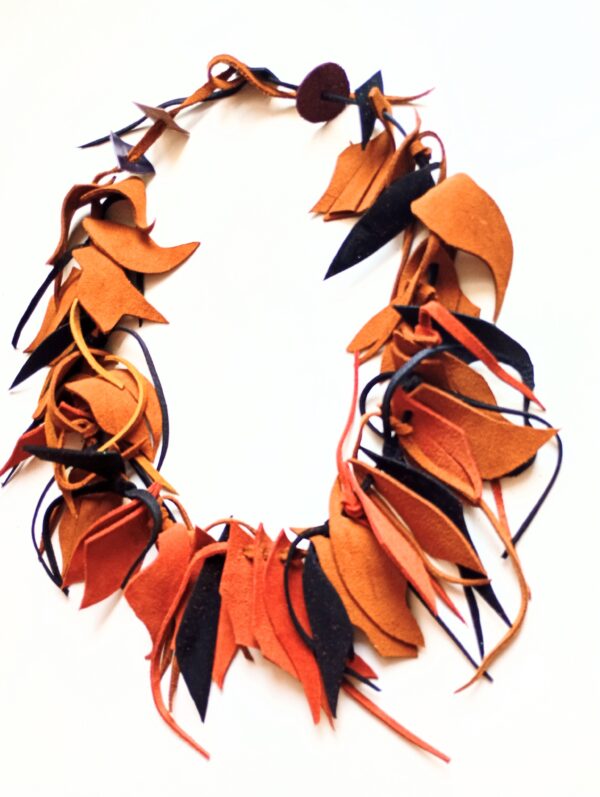 Colier Camel din piele naturala,lucrat manual