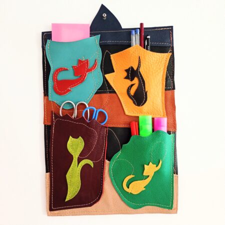 Organizator din piele naturală multicolor ,lucrat manual ,cu pisicuțe