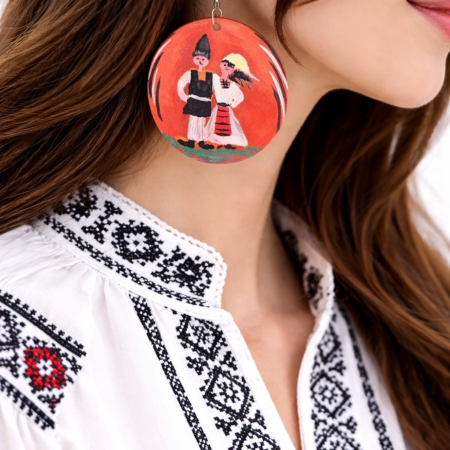 Cercei corai din piele naturala cu motiv tradițional ,pictați manual