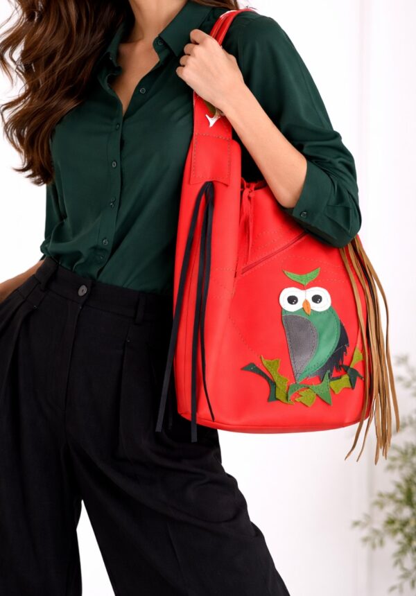 Geanta roșie cu bufnita , din piele naturala, lucrata manual