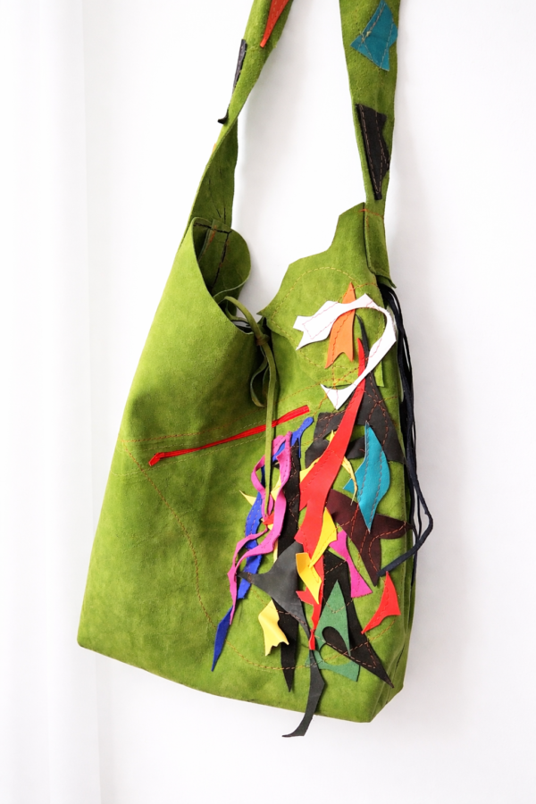 Geanta verde din piele naturala întoarsă,lucrata manual ,cu aplicații multicolore
