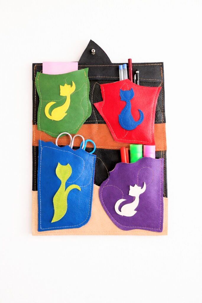 Organizator unicat din piele naturala ,pentru perete