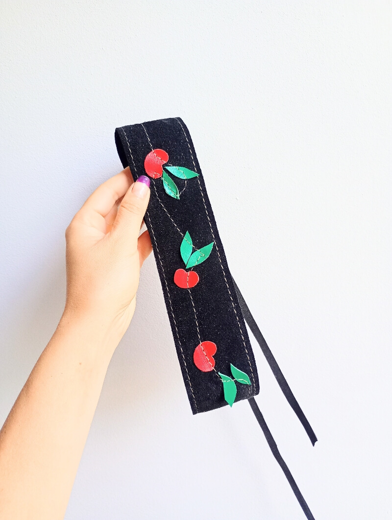 Centura neagra din piele naturală întoarsă,cu cireșe,lucrata manual - imagine 2