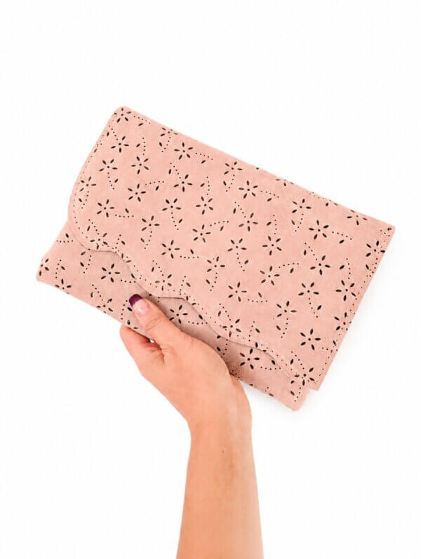 Poseta-plic din piele naturala roz pudra cu efect dantelat ,lucrat manual