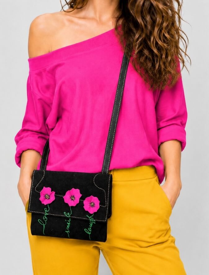 Borseta din piele naturala neagra cu maci fuchsia și mesaje pictate